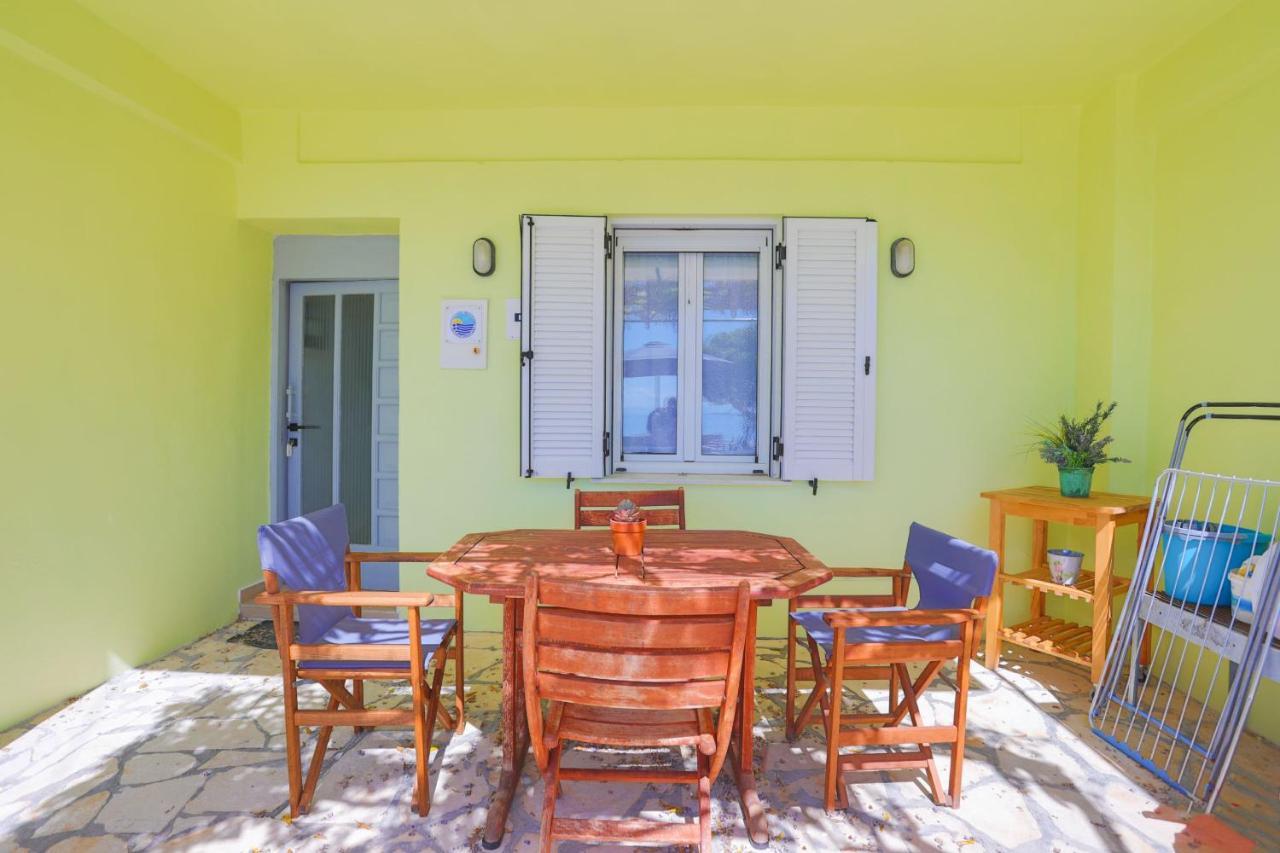 Kaminaki Beachfront Appartamento