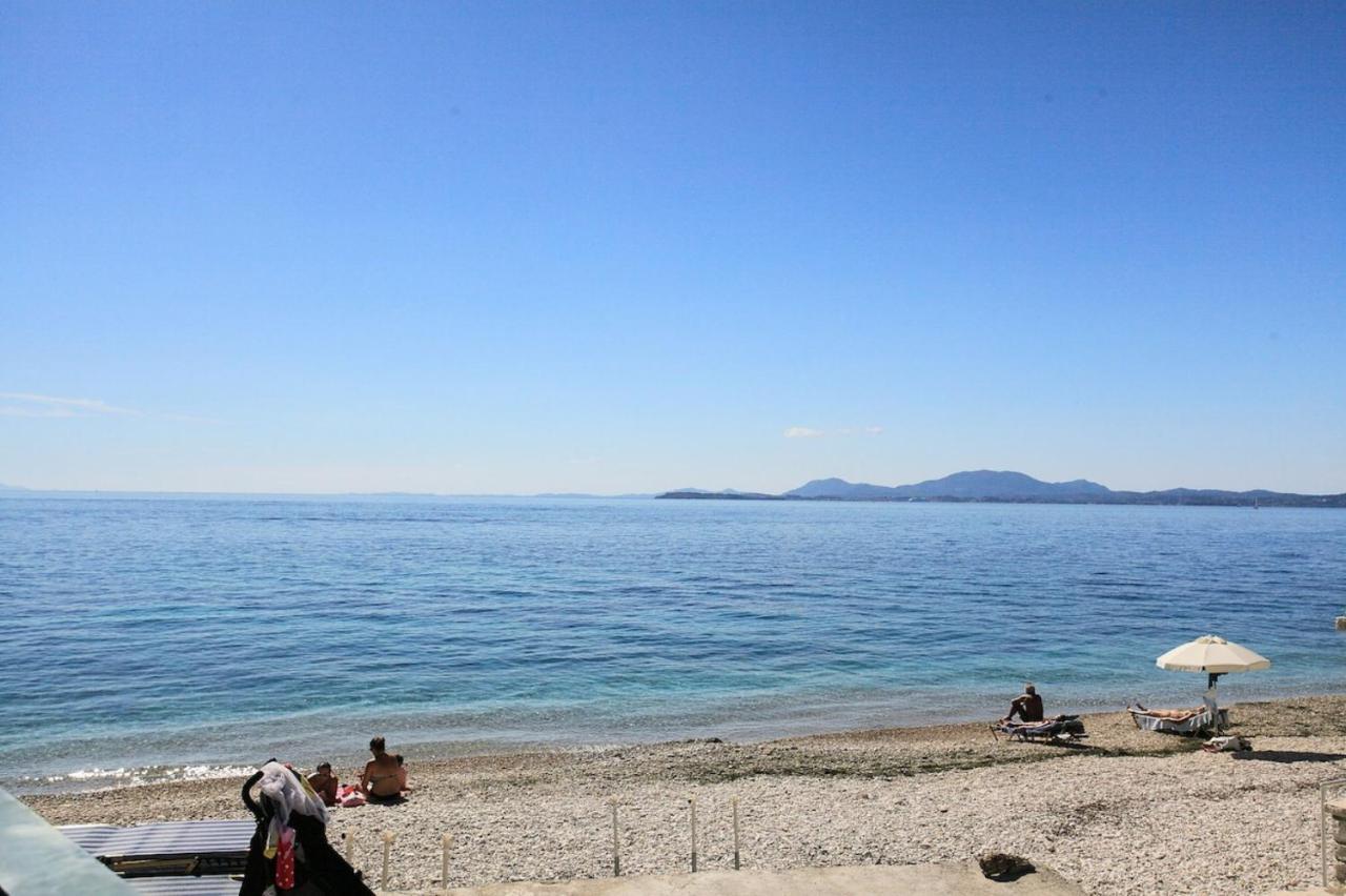 Appartement Kaminaki Beachfront