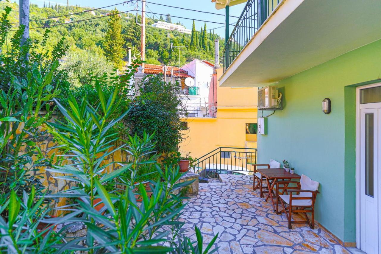 Appartamento Kaminaki Beachfront *