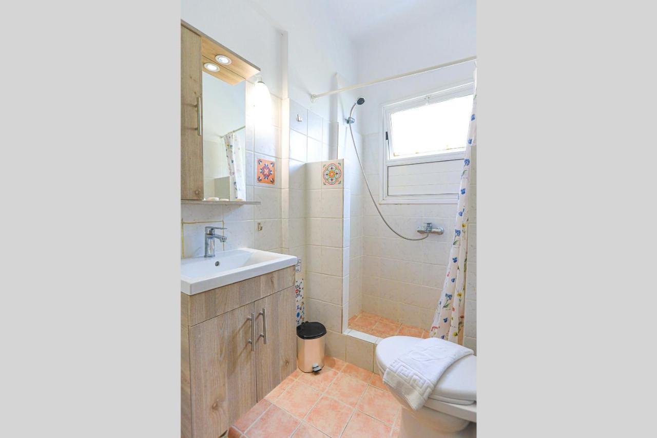 Appartamento Kaminaki Beachfront